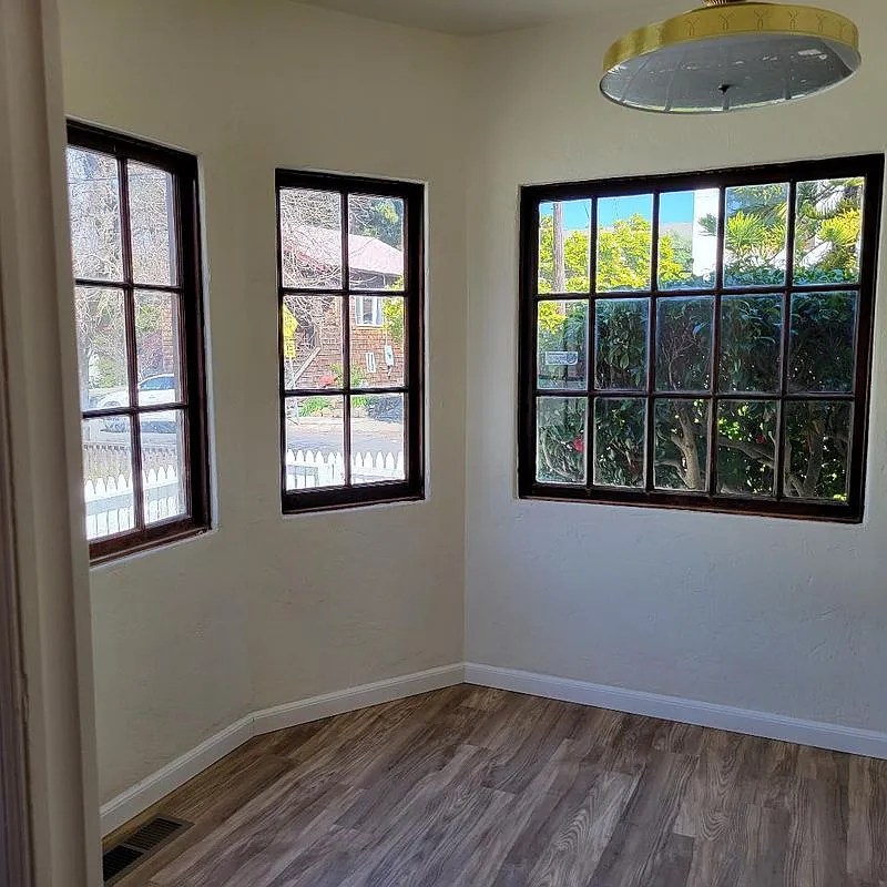 2 bed, 1.0 bath, 1061 sqft, $4,300 — Photo 3