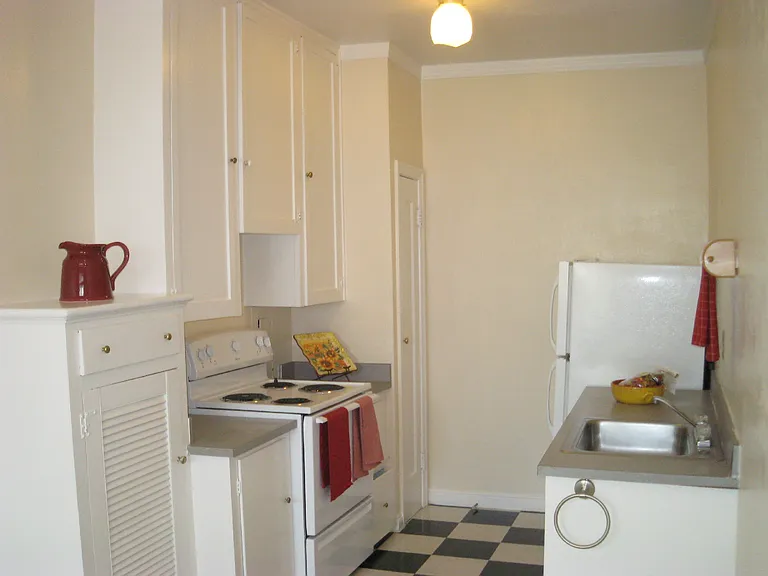 The Mediterranean Apartments — Photo 8