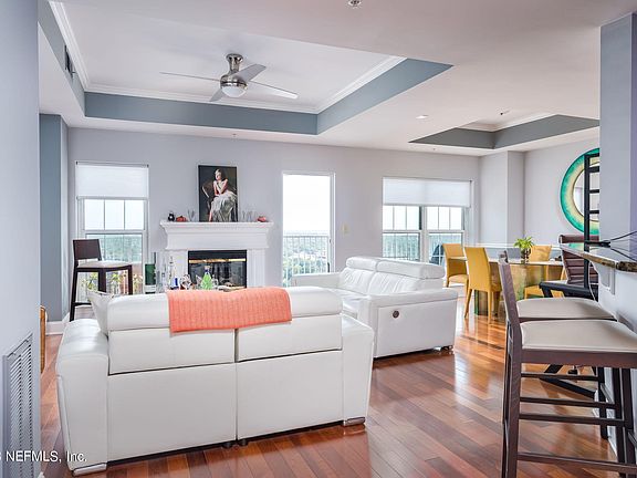 5th image of 400 E BAY Street #1904