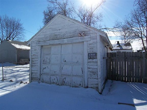 4th image of 639 Sennett St