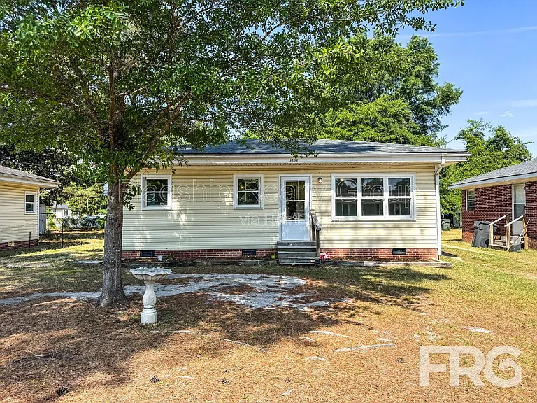 1403 Clingman St — Photo 1