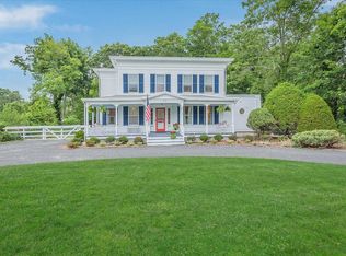 819 Roanoke Ave, Riverhead, NY 11901