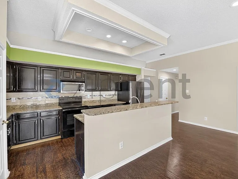 5412 Blue Water Lake Dr — Photo 12