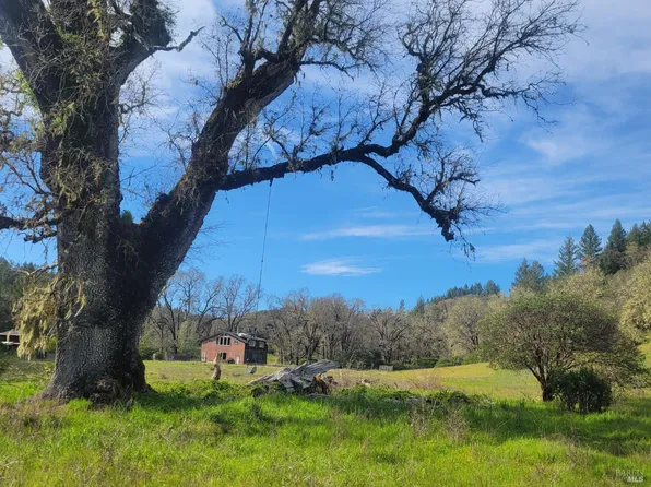 10681 Hearst Road, Willits, CA 95490