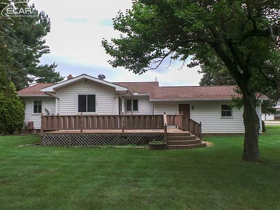 4th image of 9454 Charron Dr