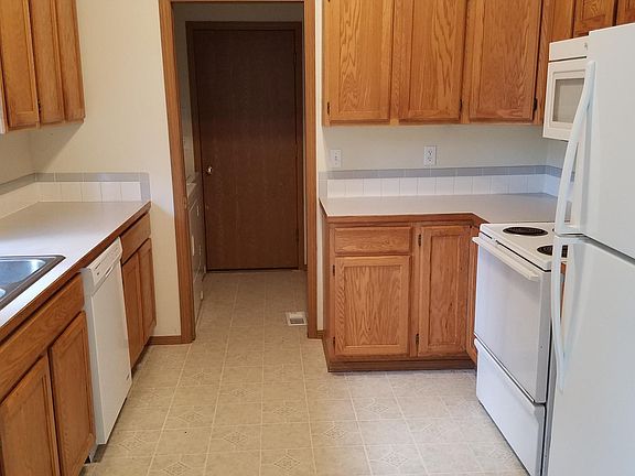 5th image of 4610 87th Avenue Ct NW