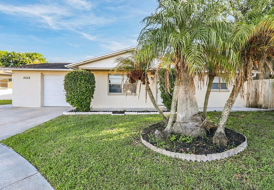 2228 Harrison Dr