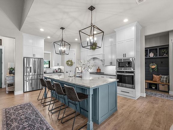 3rd image of 1059 Sweeney Way