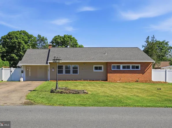55 Stanley Ave, Landisville, PA 17538