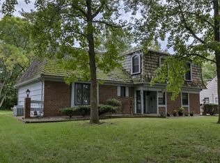 8107 Overbrook Rd, Leawood, KS 66206