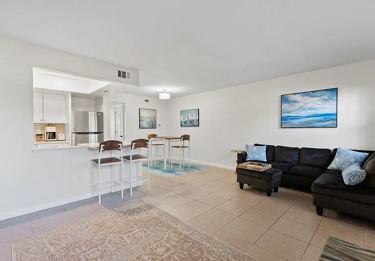 2319 Tamarind Dr #102 — Photo 11