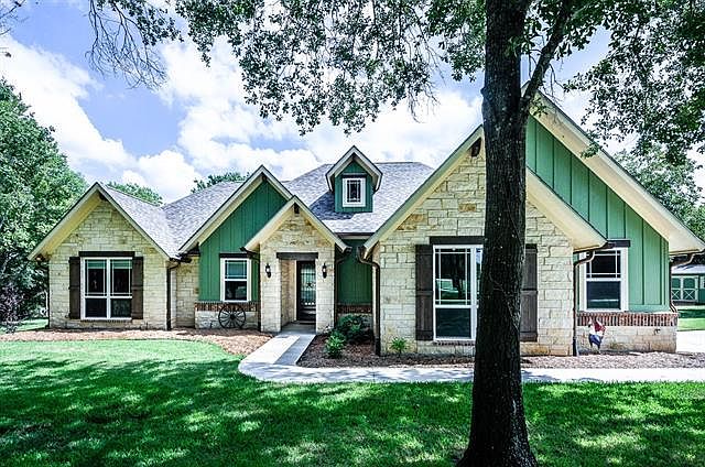 1st image of 902 Donzi Ct
