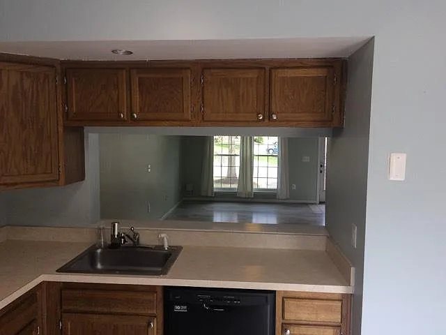 9614 Hingston Downs — Photo 35