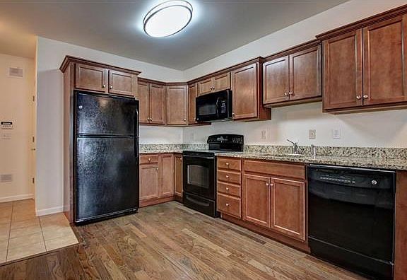 5th image of 2660 North Ave #230