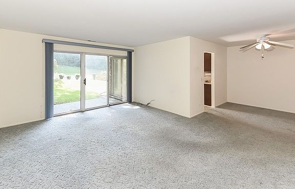 4th image of 1231 N Regency Dr #1