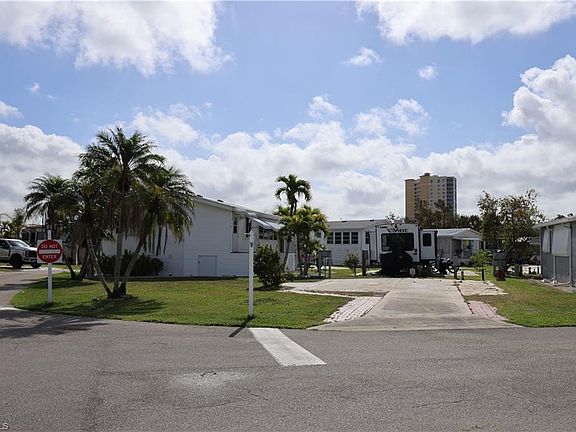 4th image of 19681 Summerlin #674 RD