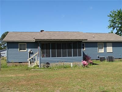 2nd image of 822 Fox Street