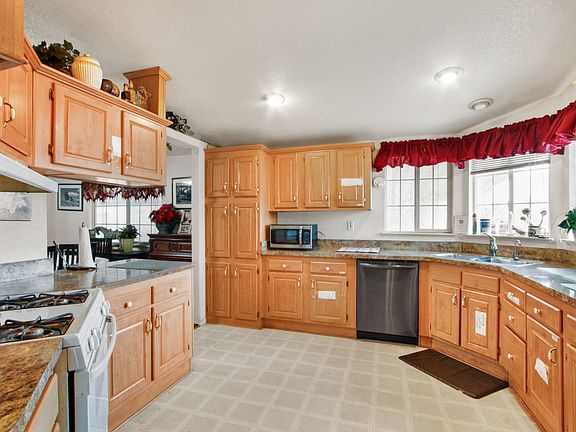 5th image of 16444 Bolsa Chica St Space 19