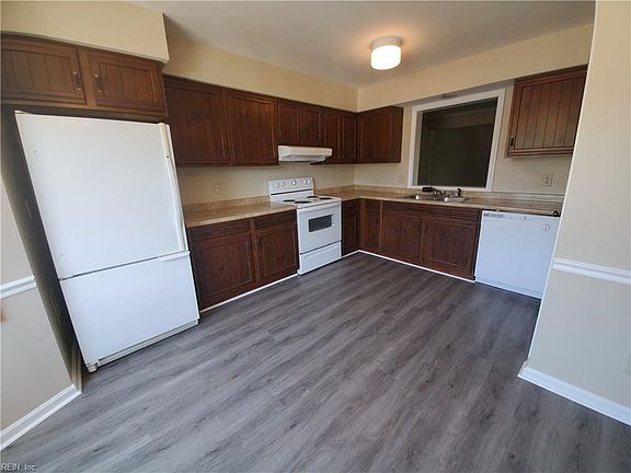 2nd image of 1906 Lantana Ct