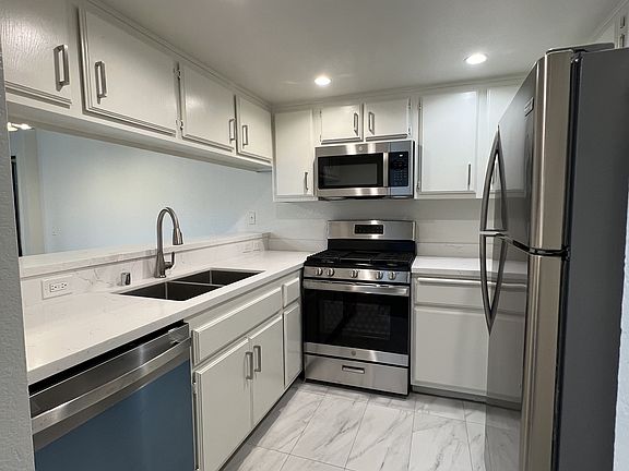 2nd image of 1715 Camden Ave #E1650fac7