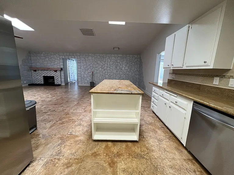 6247 Katella Ave — Photo 7