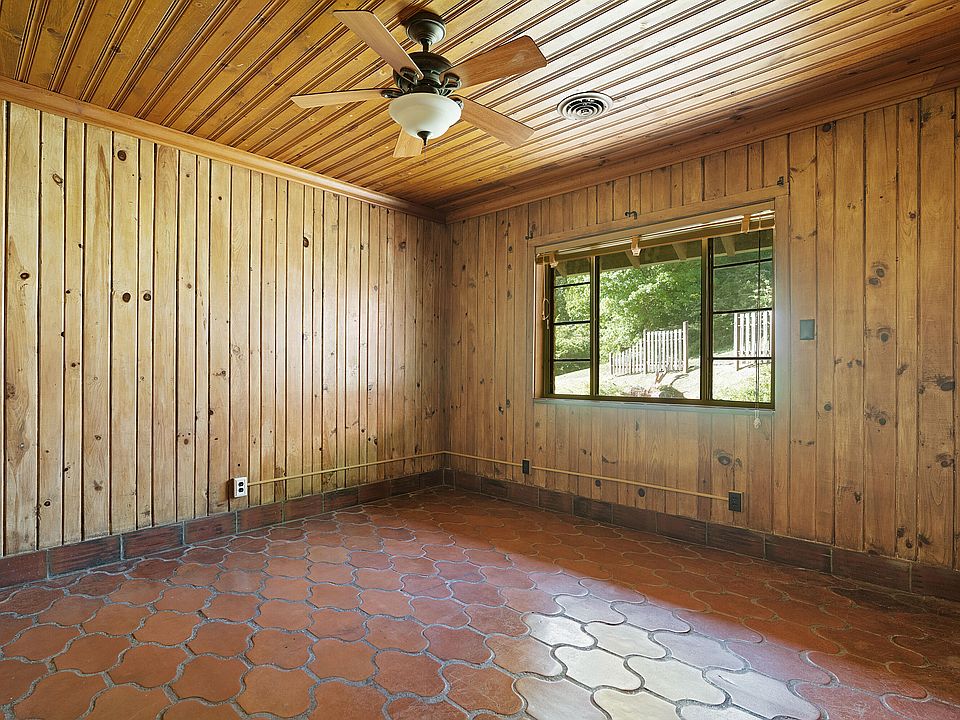 40th image of 2910 Crest Terrace Dr