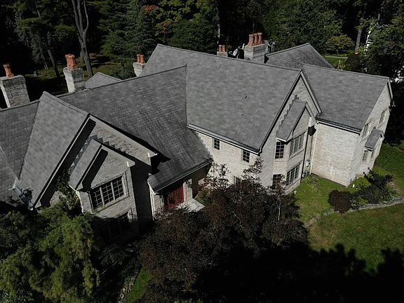 3rd image of 320 Algonquin Rd