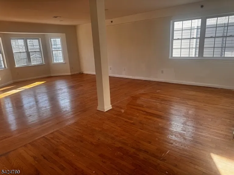81-83 Hawthorne Ave #3 — Photo 9