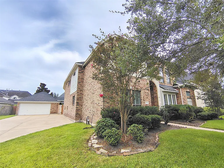 5606 Grandwood Ln — Photo 2