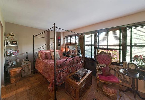3rd image of 165 W End Ave APT 2P