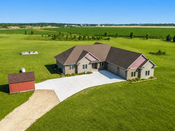 30061 Ashby Ct, Northfield, MN 55057