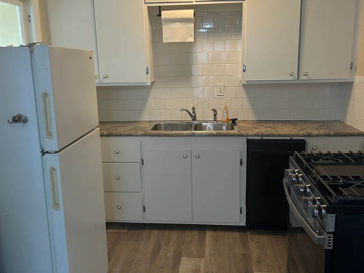 2 bed, 810 sqft, $1,100 — Photo 2