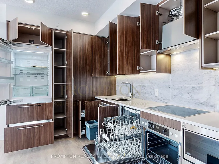 95 McMahon Dr #1109 — Photo 12