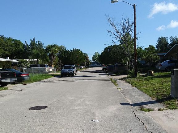 5th image of 1034 Thunderbird Dr