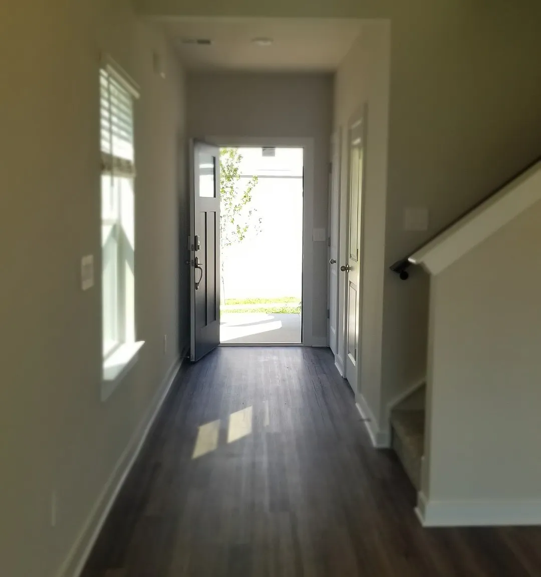 3 bed, 2.5 bath, 1528 sqft, $2,200 — Photo 2