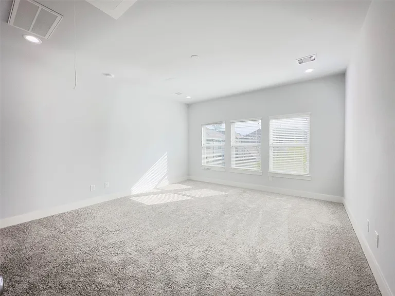 1602 Westside Gardens Ln — Photo 12