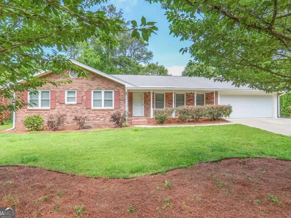 5306 Corinth Cir, Stone Mountain, GA 30087