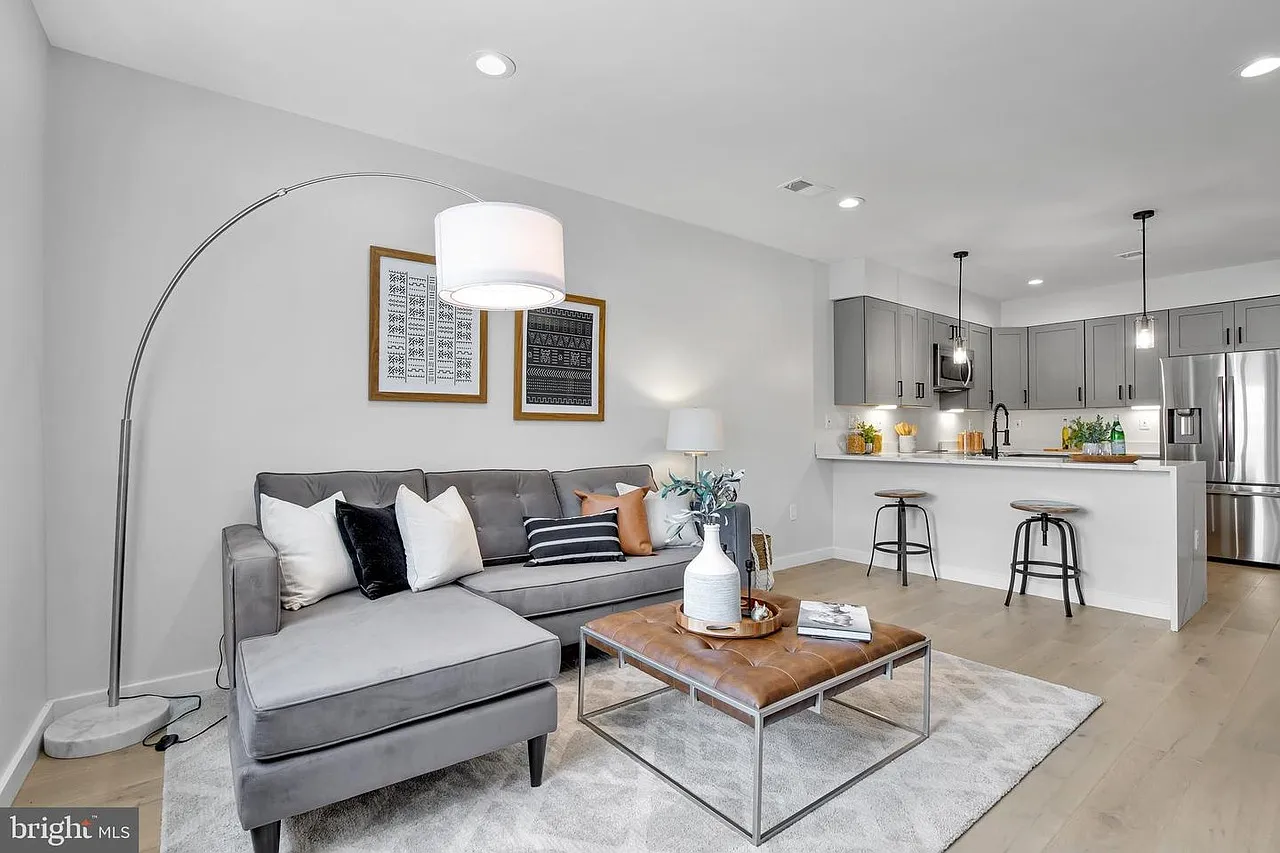 3 bed, 1275 sqft, $3,350 — Photo 3
