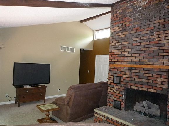 4th image of 3168 N Delaware Dr