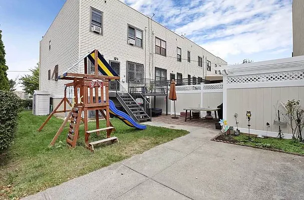 Rented by Brown Harris Stevens | media 6