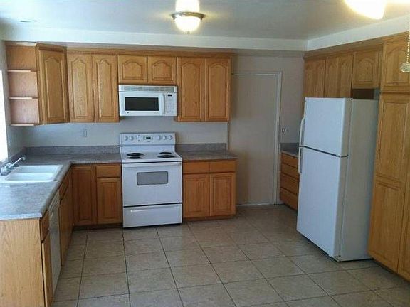 4th image of 462 E Calle Higuera