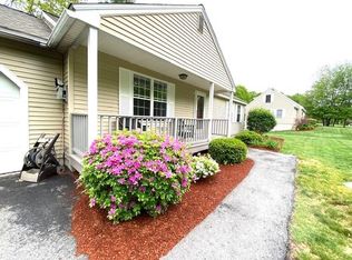 21 Saint John Ln, Hampstead, NH 03841