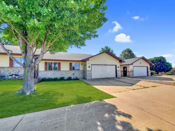 1936 23rd St #2, Spirit Lake, IA 51360