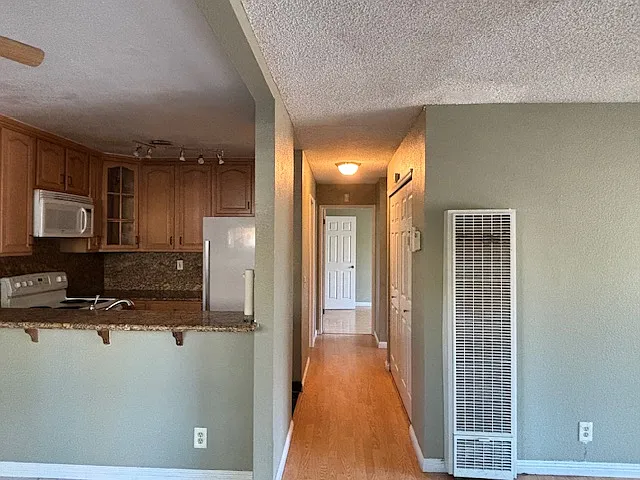 Aurora Plz, Union City — Photo 3
