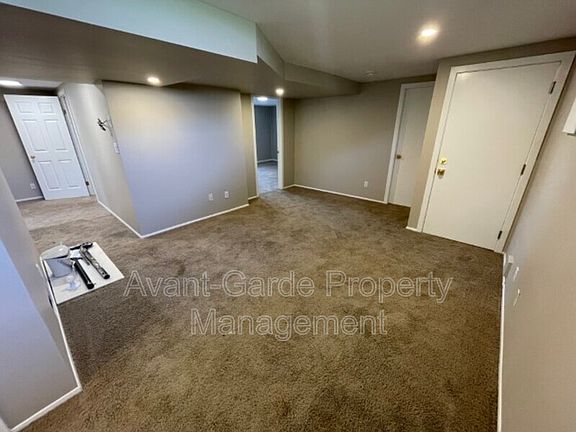 3rd image of 21 Chippewa Rd #Basement