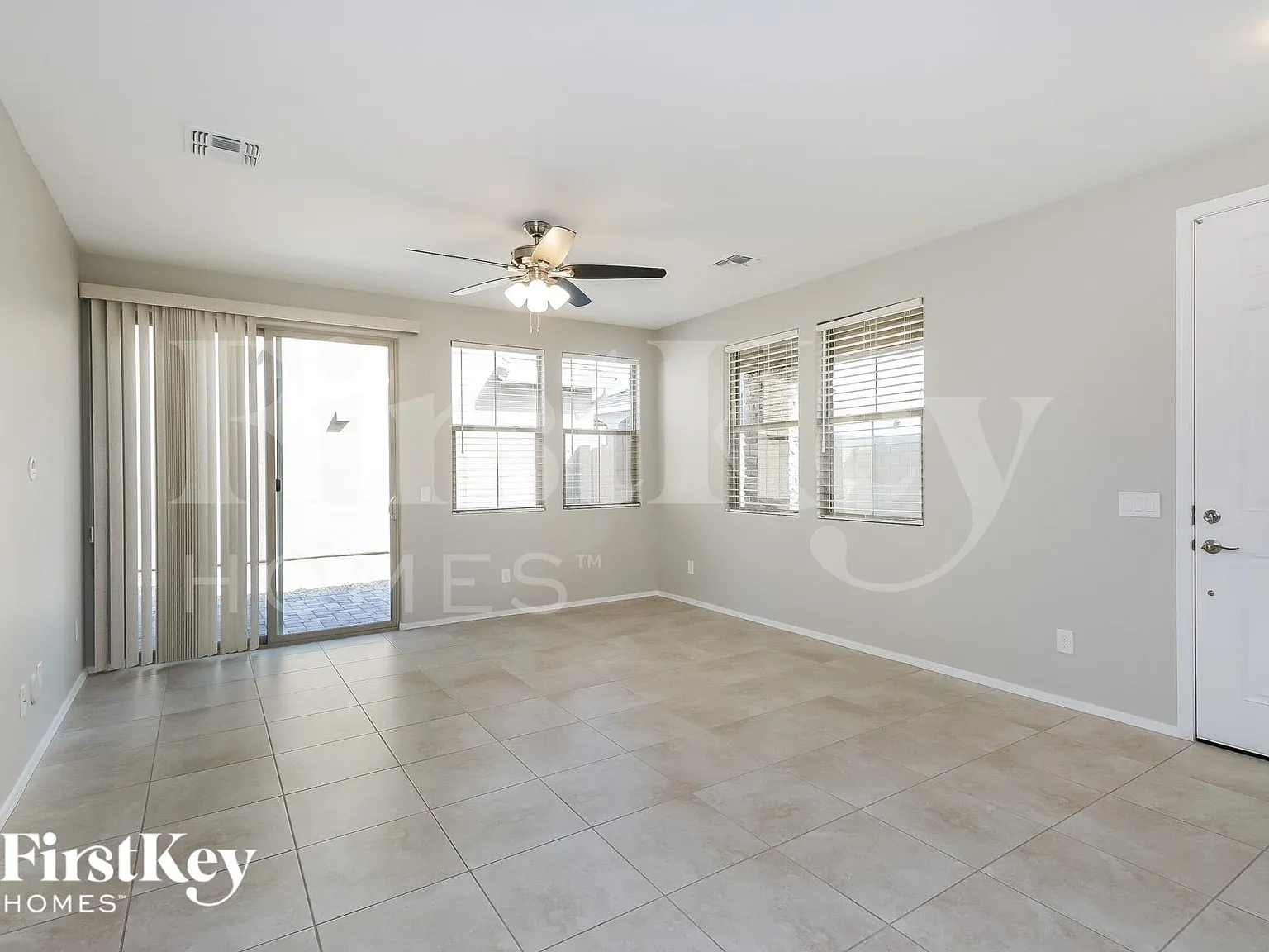3 bed, 2.5 bath, 1738 sqft, $2,410 — Photo 2