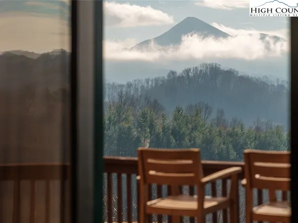 294 Paradise Valley Road, Zionville, NC 28698