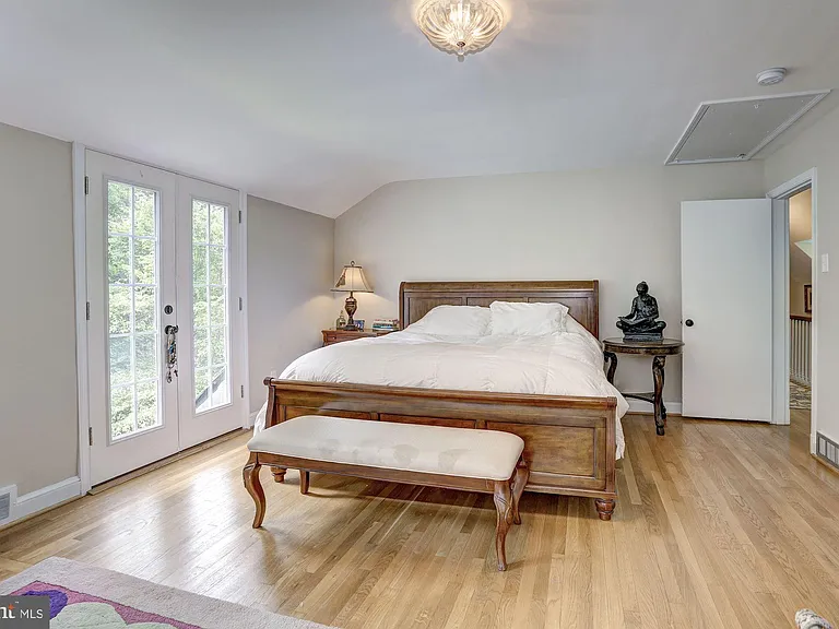 5204 Westwood Dr — Photo 22