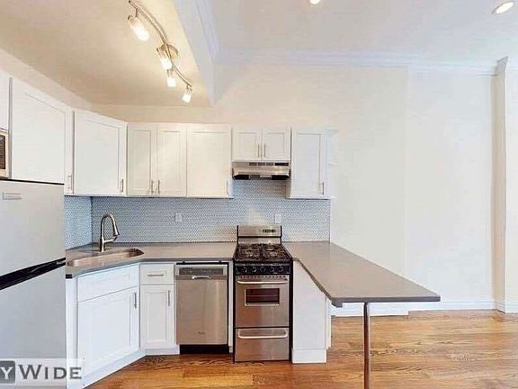 3rd image of 1570 2nd Ave #2H