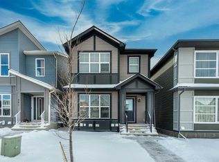 335 N Livingston Vw NW, Calgary, AB T3P 1P4